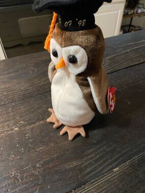 Ty Wise Beanie Baby with Black Graduation Cap and Orange Tassel 1998